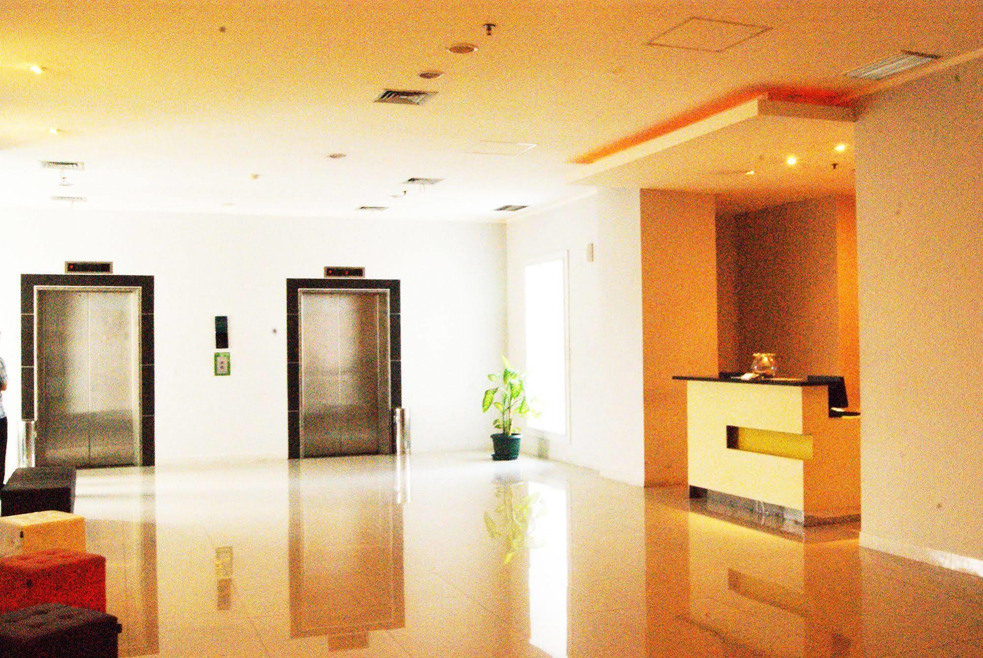 โรงแรมเดอะพลาซ่า โกด็อก จาการ์ตา ภายนอก รูปภาพ